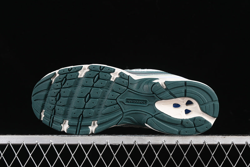 New Balance 740 Sea Salt