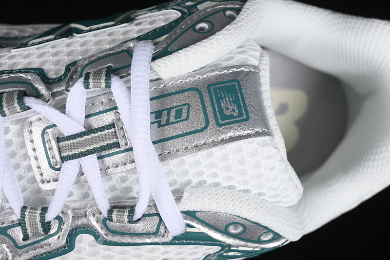 New Balance 740 Sea Salt