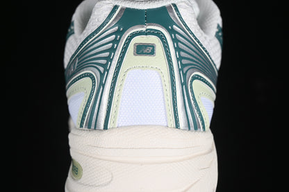 New Balance 740 Sea Salt